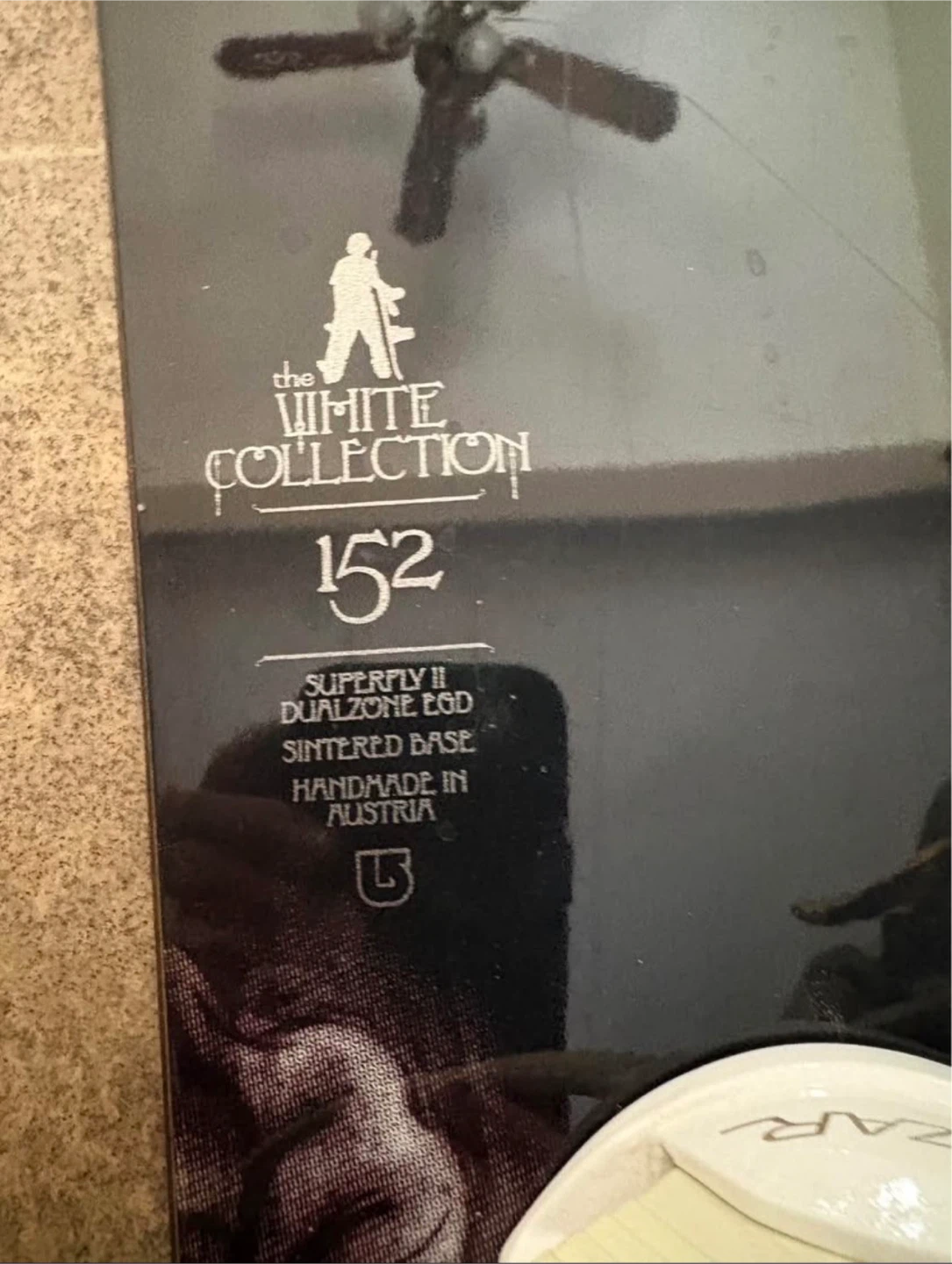 White collection Burton 152 snowboard with Drake bindings - photo 3