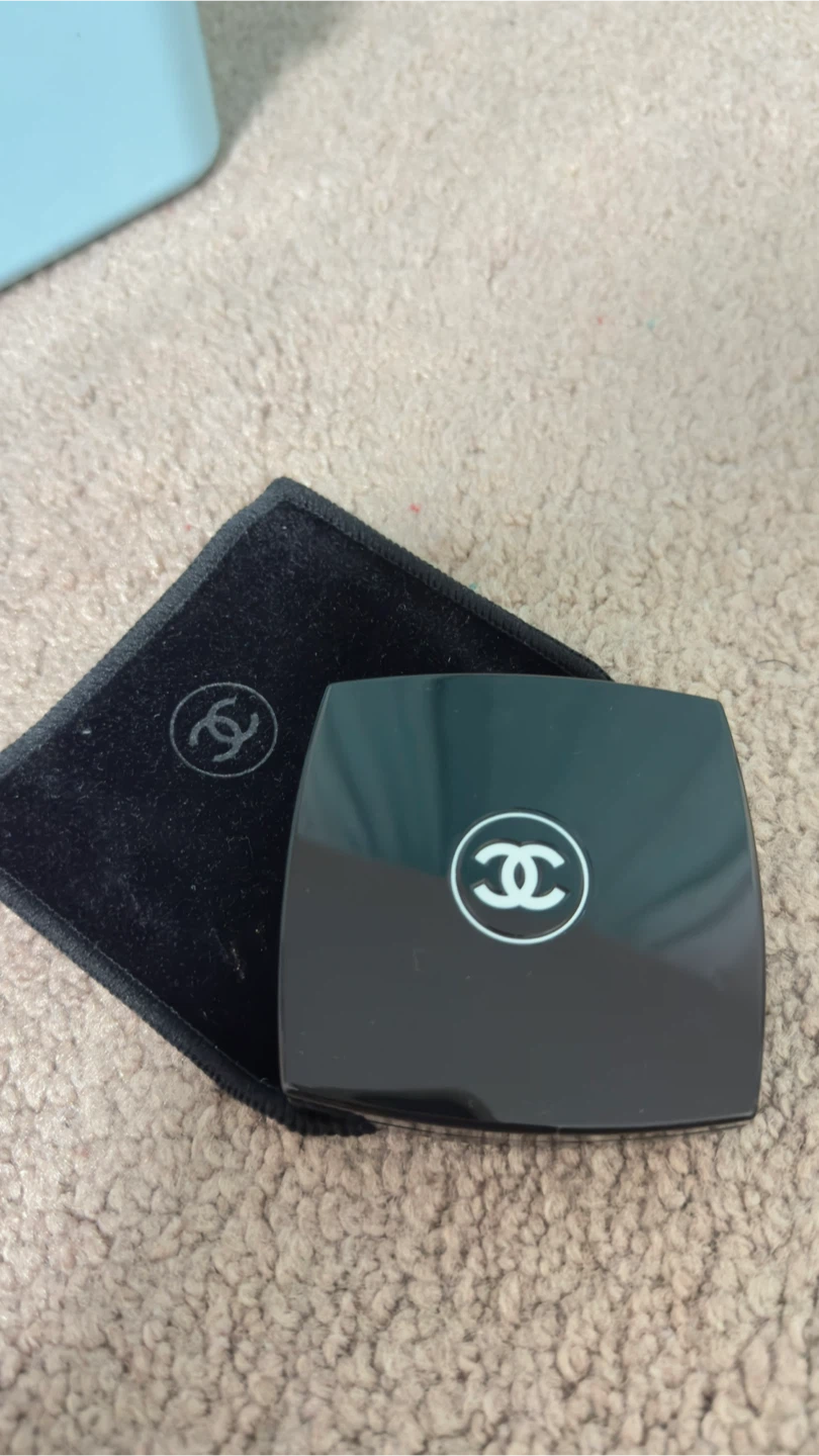 Chanel Les 4 Ombres Multi-Effect Quad Eyeshadow 352 Elemental - photo 2