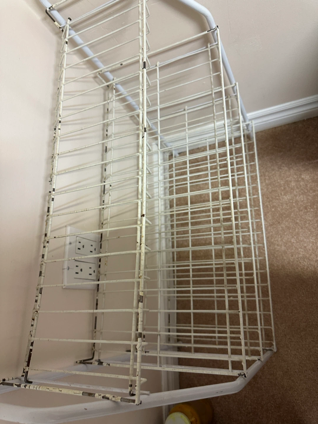 White Metal Wire Shelf Unit