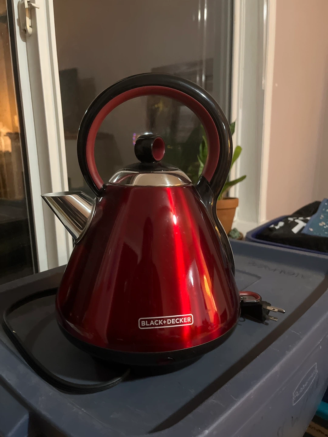 BLACK+DECKER Electric Kettle - Red