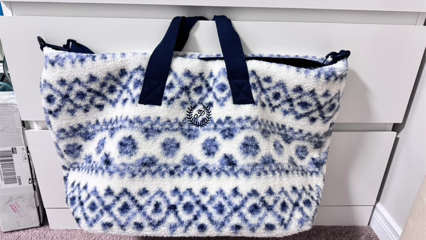 Pink Sherpa Tote Bag - Blue & White Pattern