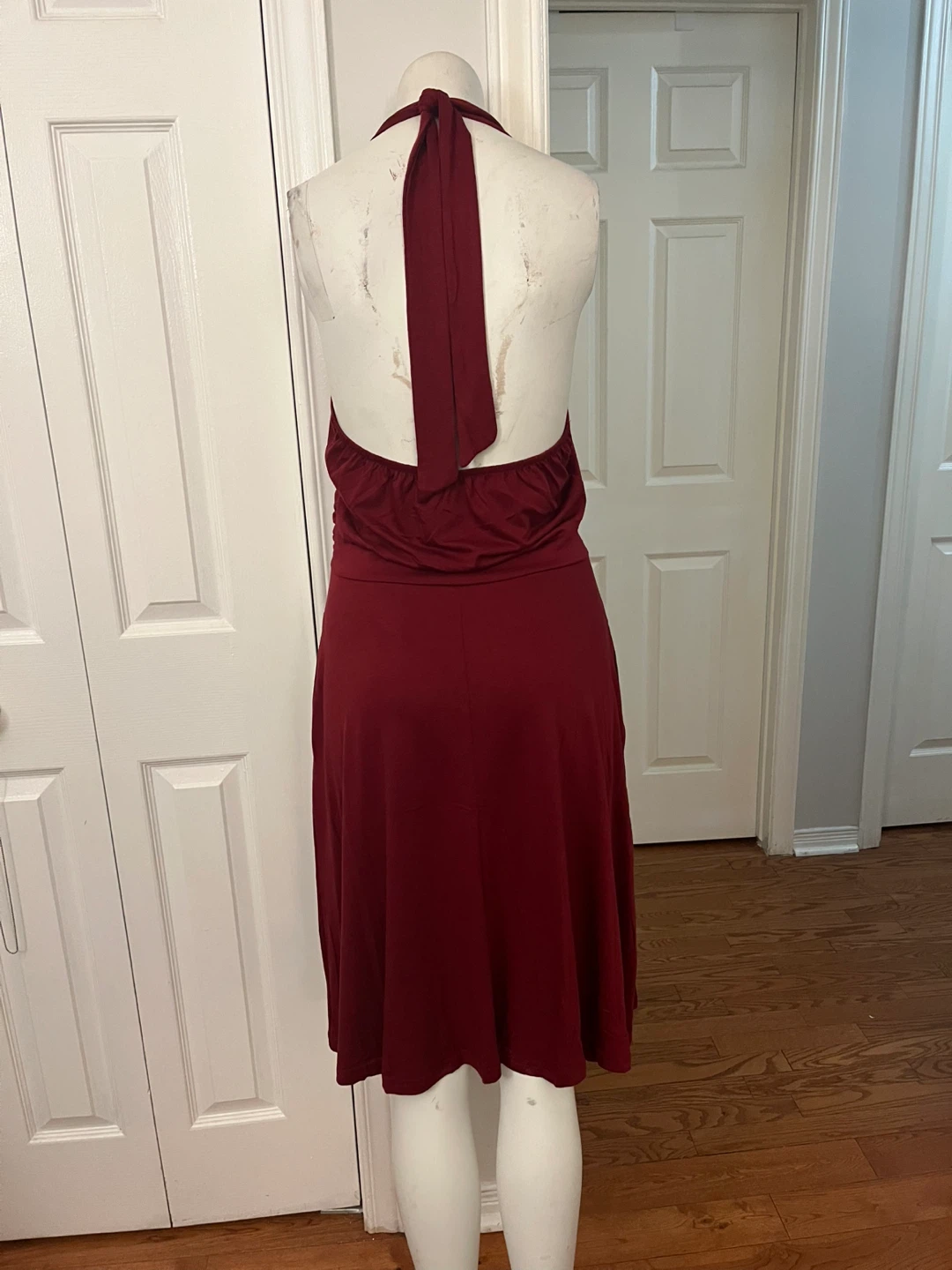 Maroon Halter Neck Ruched Waist Dress size large - photo 5