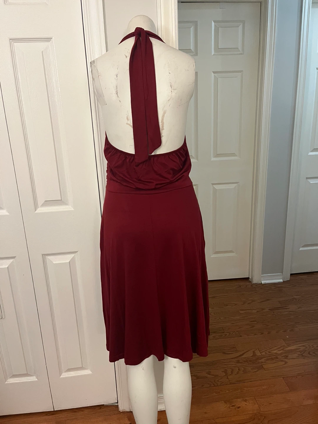 Maroon Halter Neck Ruched Waist Dress size large - photo 4