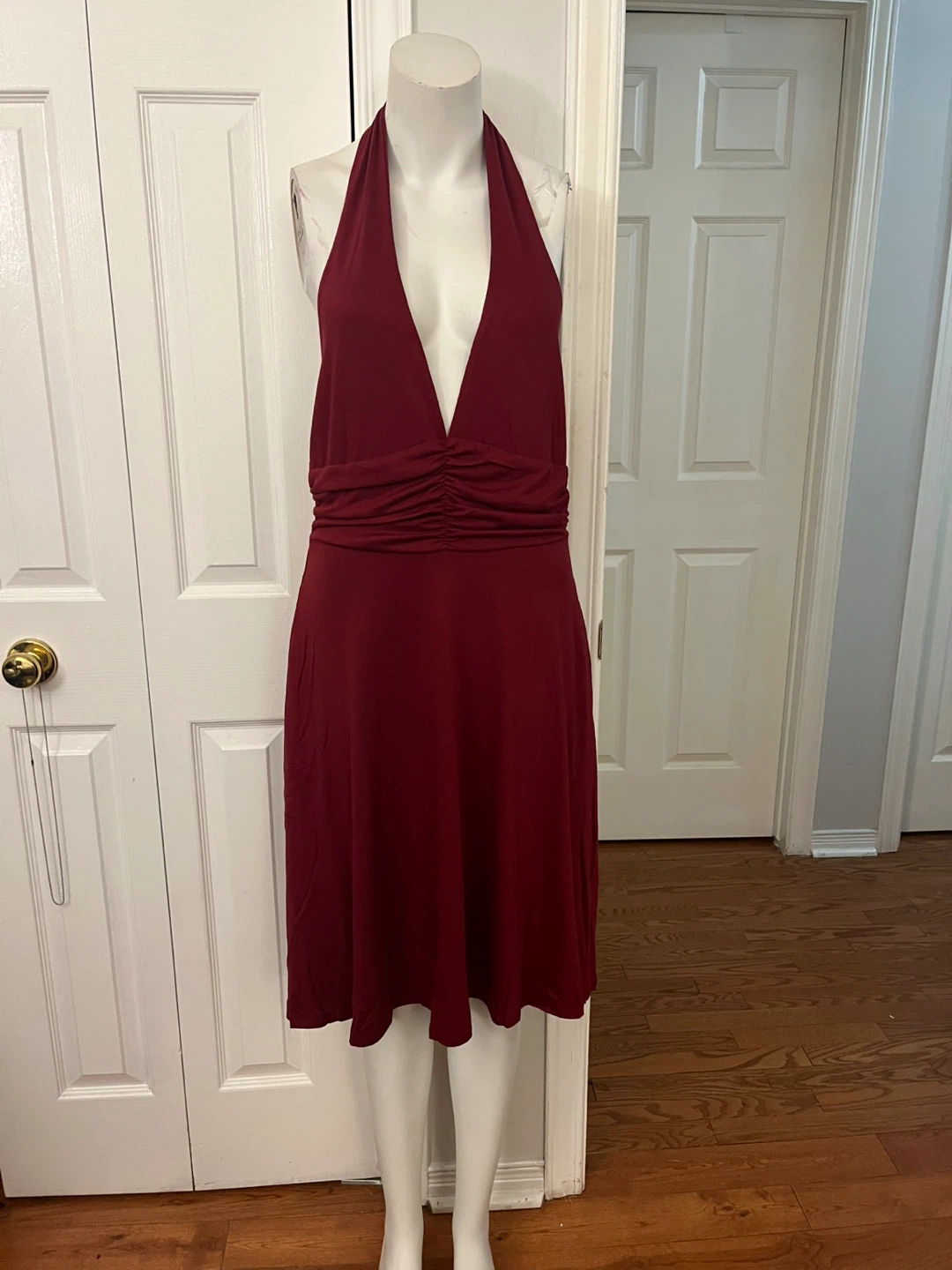 Maroon Halter Neck Ruched Waist Dress size large - photo 2