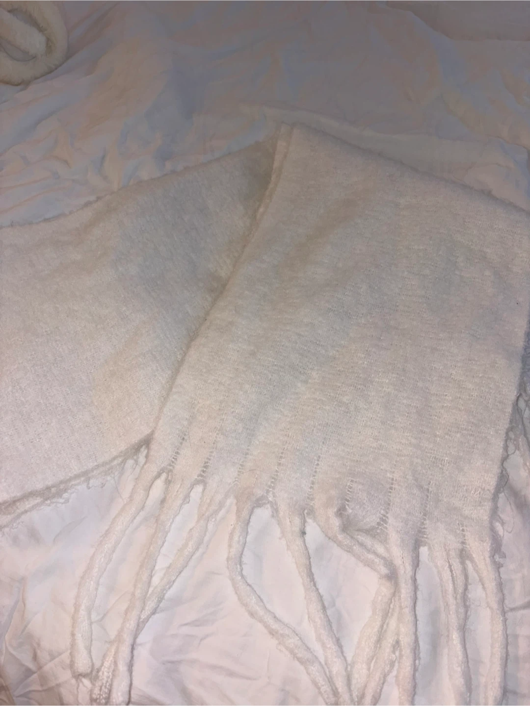 White Fuzzy Scarf BRAND NEW - photo 2