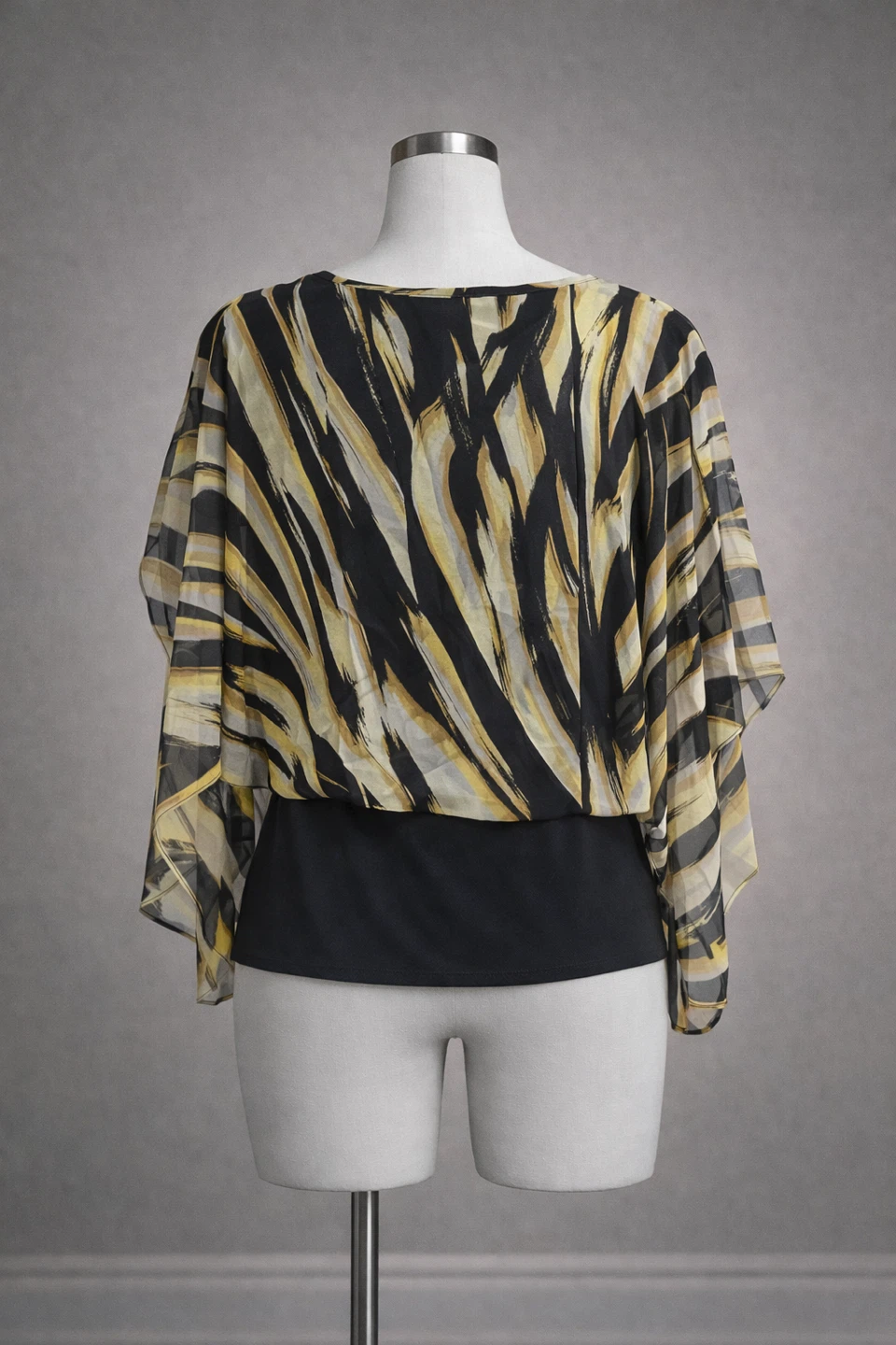 Melanie Lyne Women's Zebra Print Top - Size M - photo 2