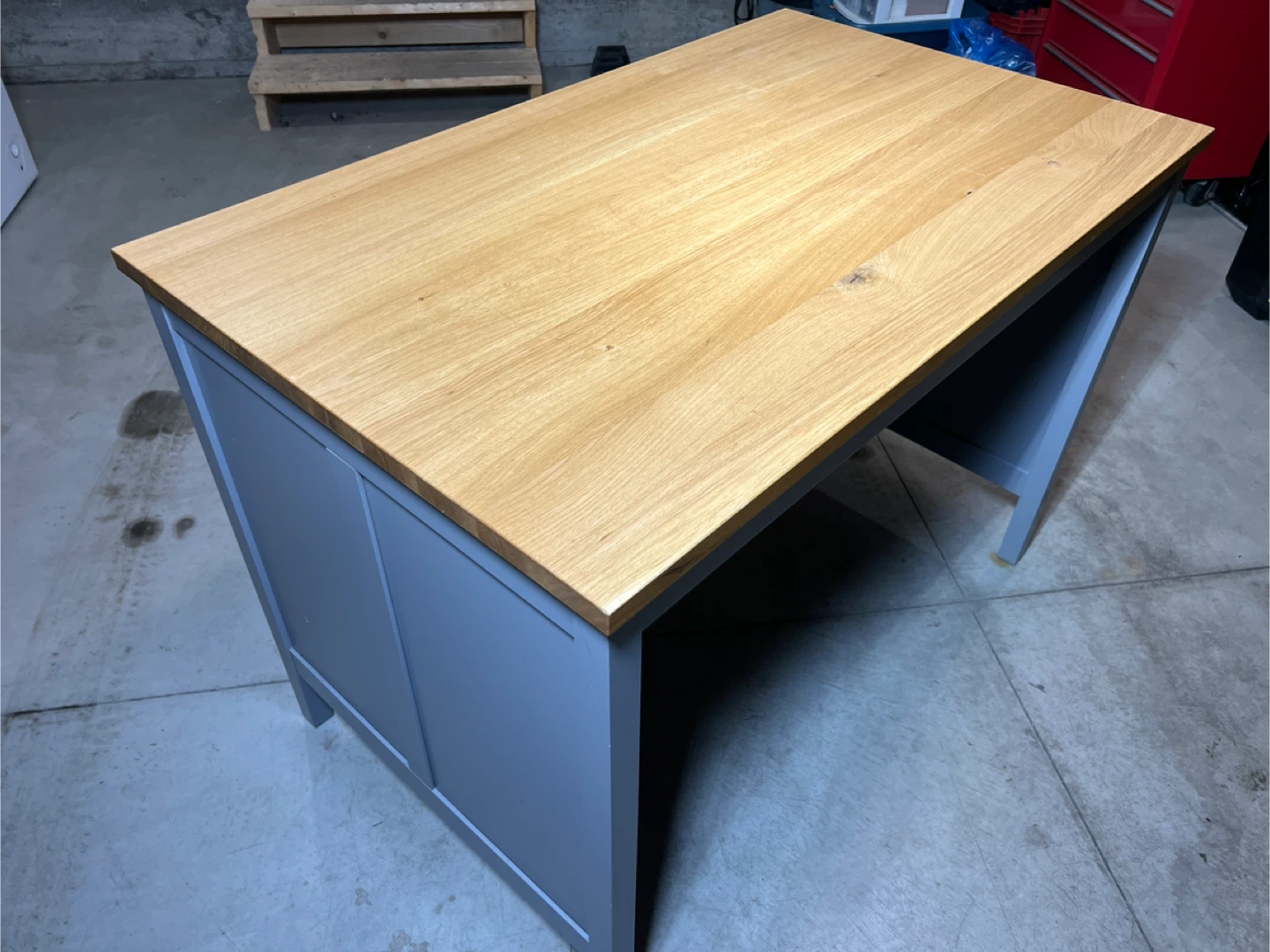 Wooden top island with grey base and shelves - photo 4