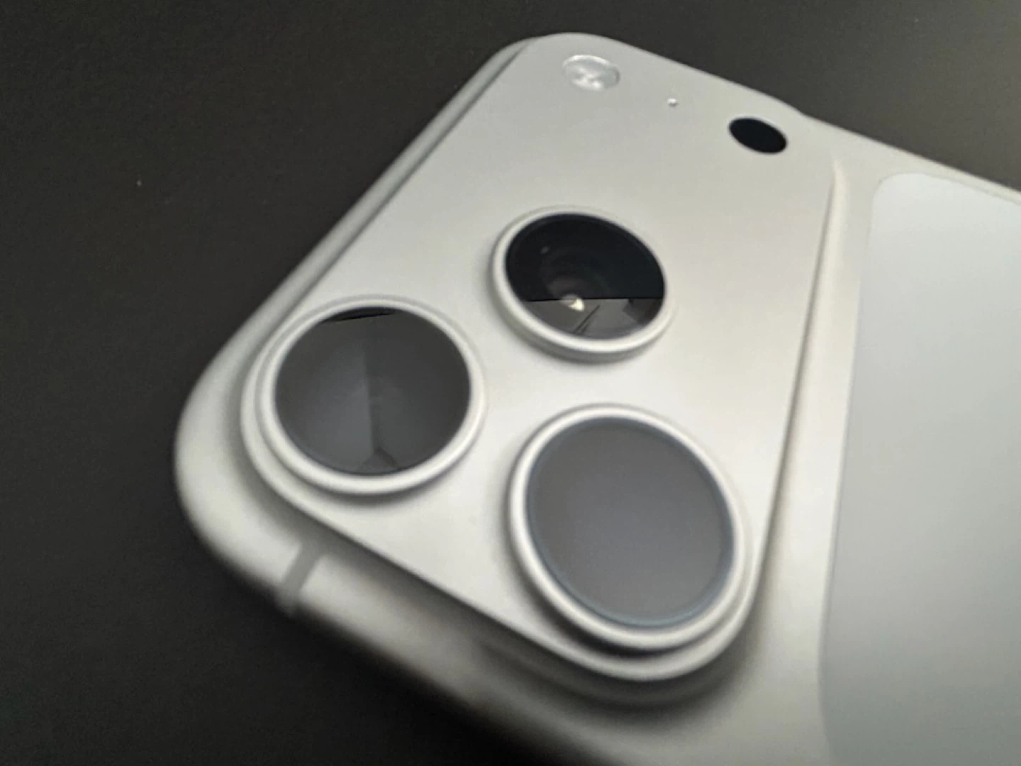 iPhone 17 pro max silver 256gb + CAUDABE case - photo 4