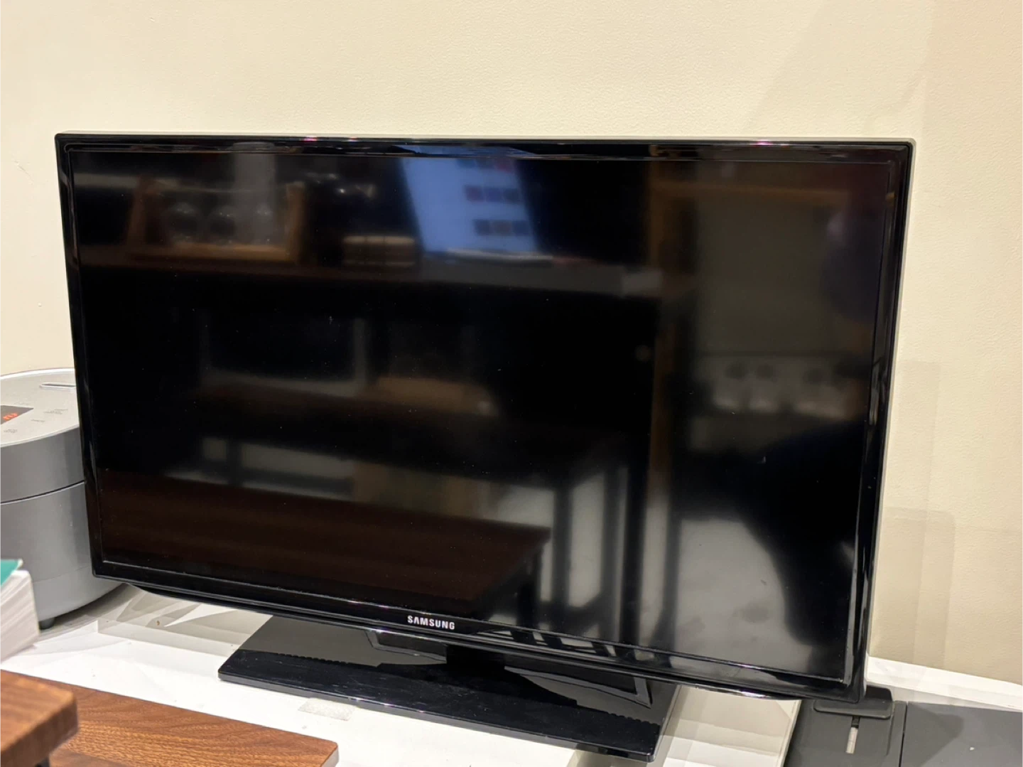 Samsung 32" UN32EH5000F LED TV 📺