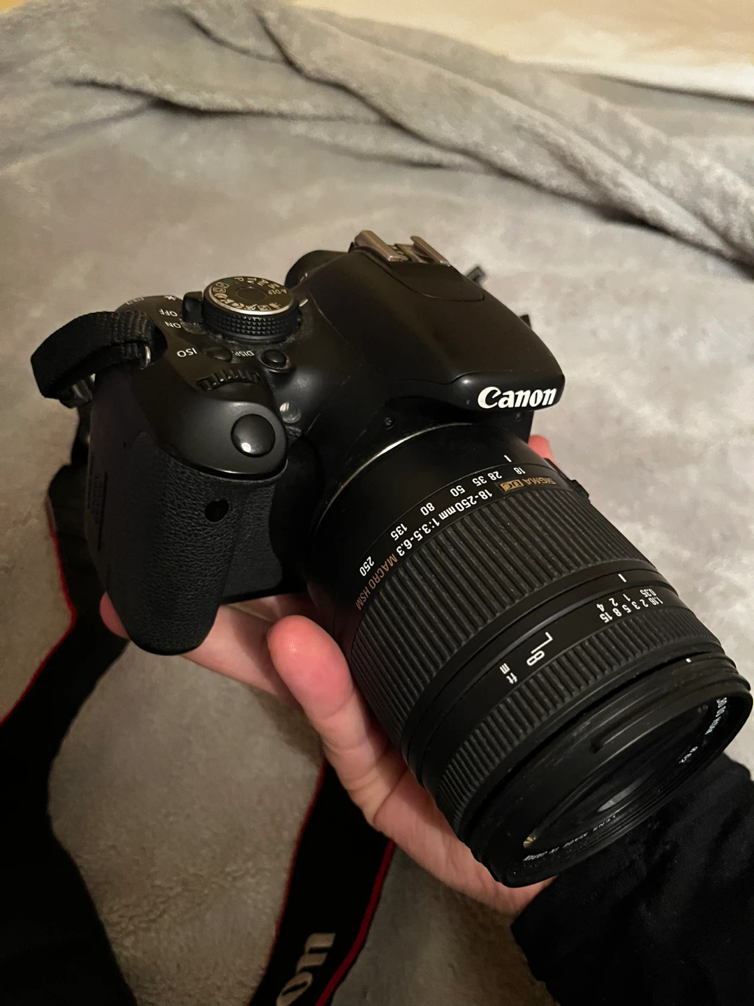 Canon EOS Rebel T3i - photo 3