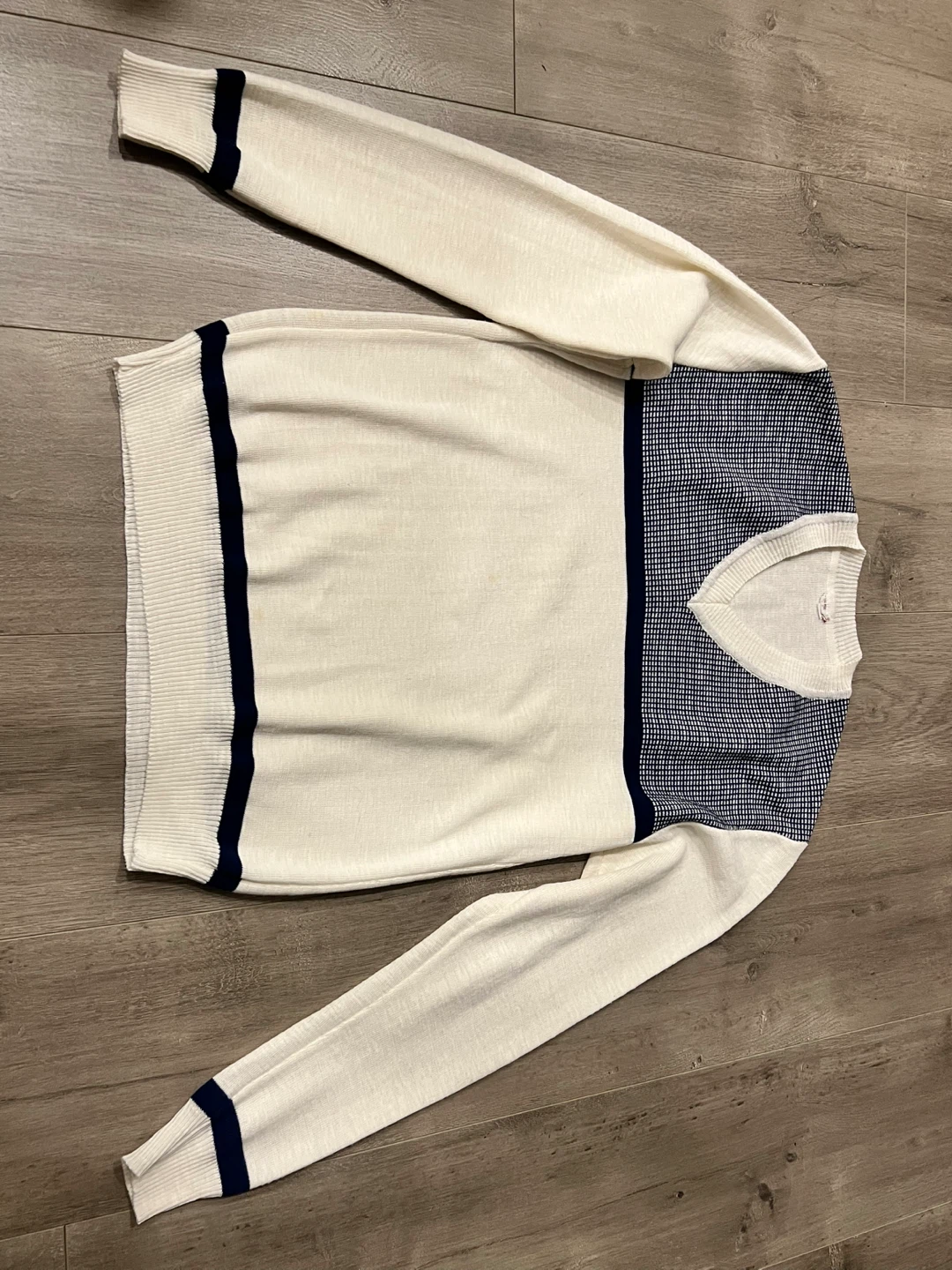 Vintage V Neck Pullover Sweater - photo 3