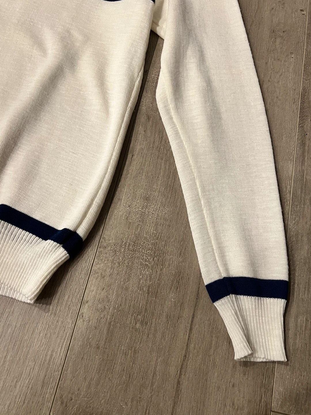 Vintage V Neck Pullover Sweater - photo 2