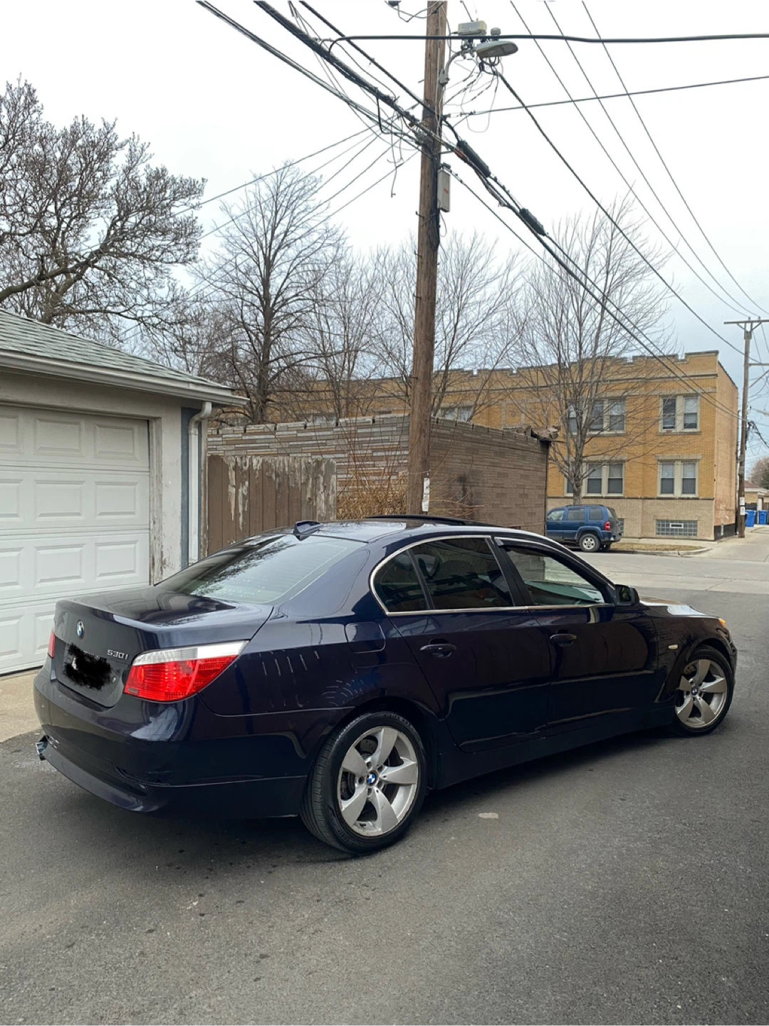 BMW 530i Sedan - photo 2