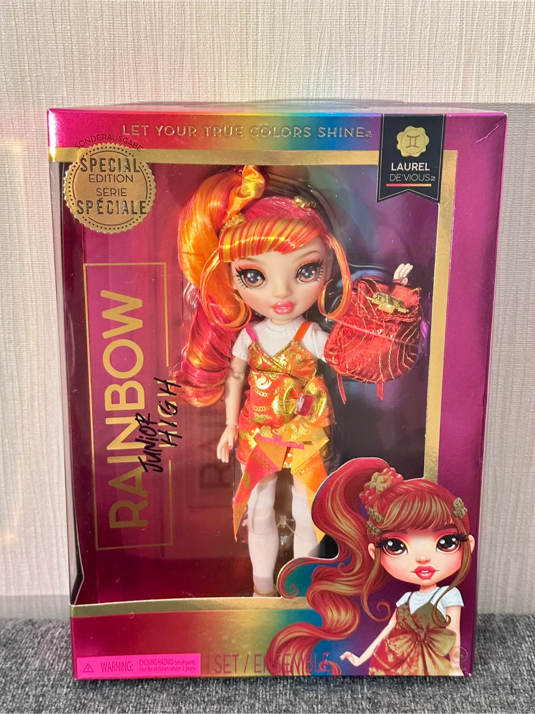 $25 Rainbow High Laurel De'Vious - box with crack - photo 4