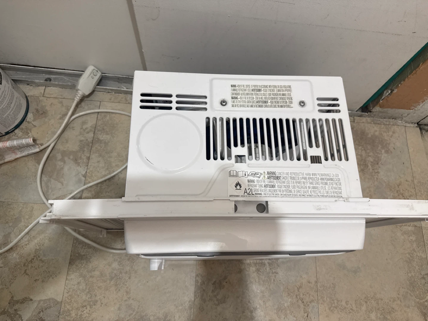 Midea Window Air Conditioner - photo 3