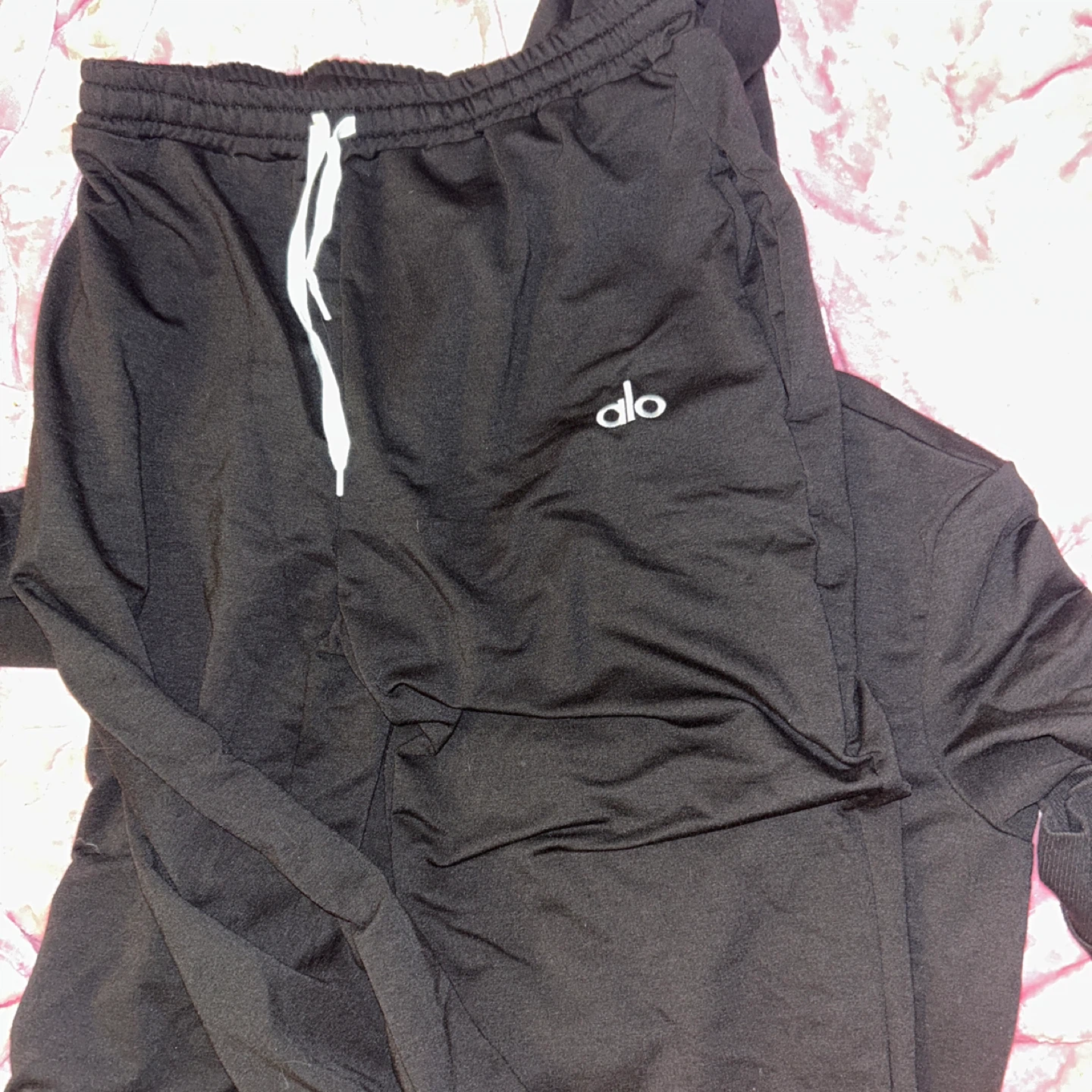 Black Alo Yoga Hoodie and Sweatpants Set - photo 3