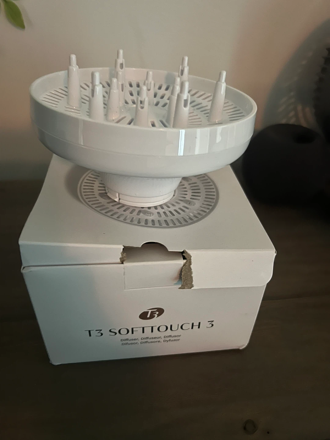 T3 SoftTouch 3 Diffuser for Curl Defining & Hair Styling - photo 2