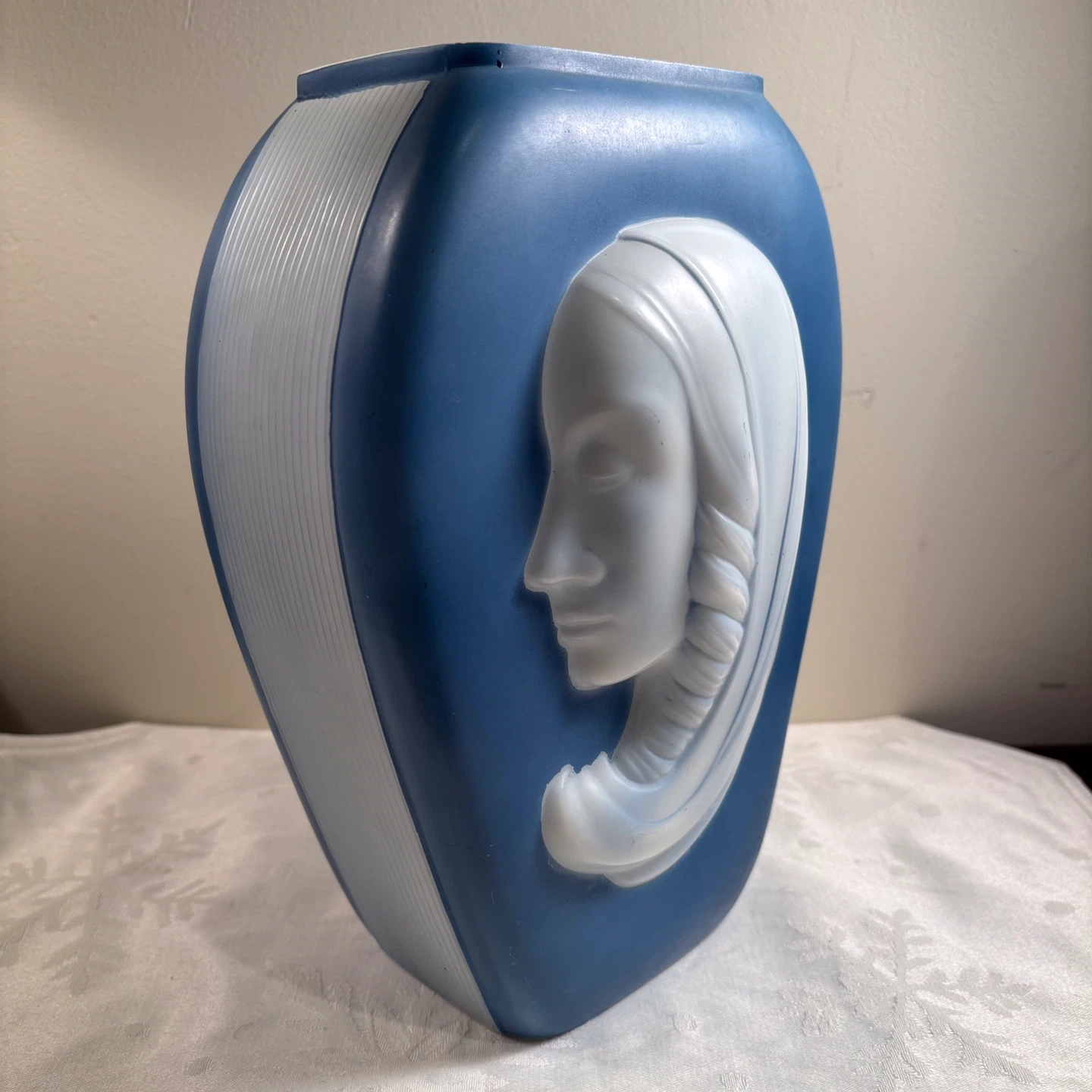 Art Deco Blue Decorative Vase with Madonna Profile - photo 2