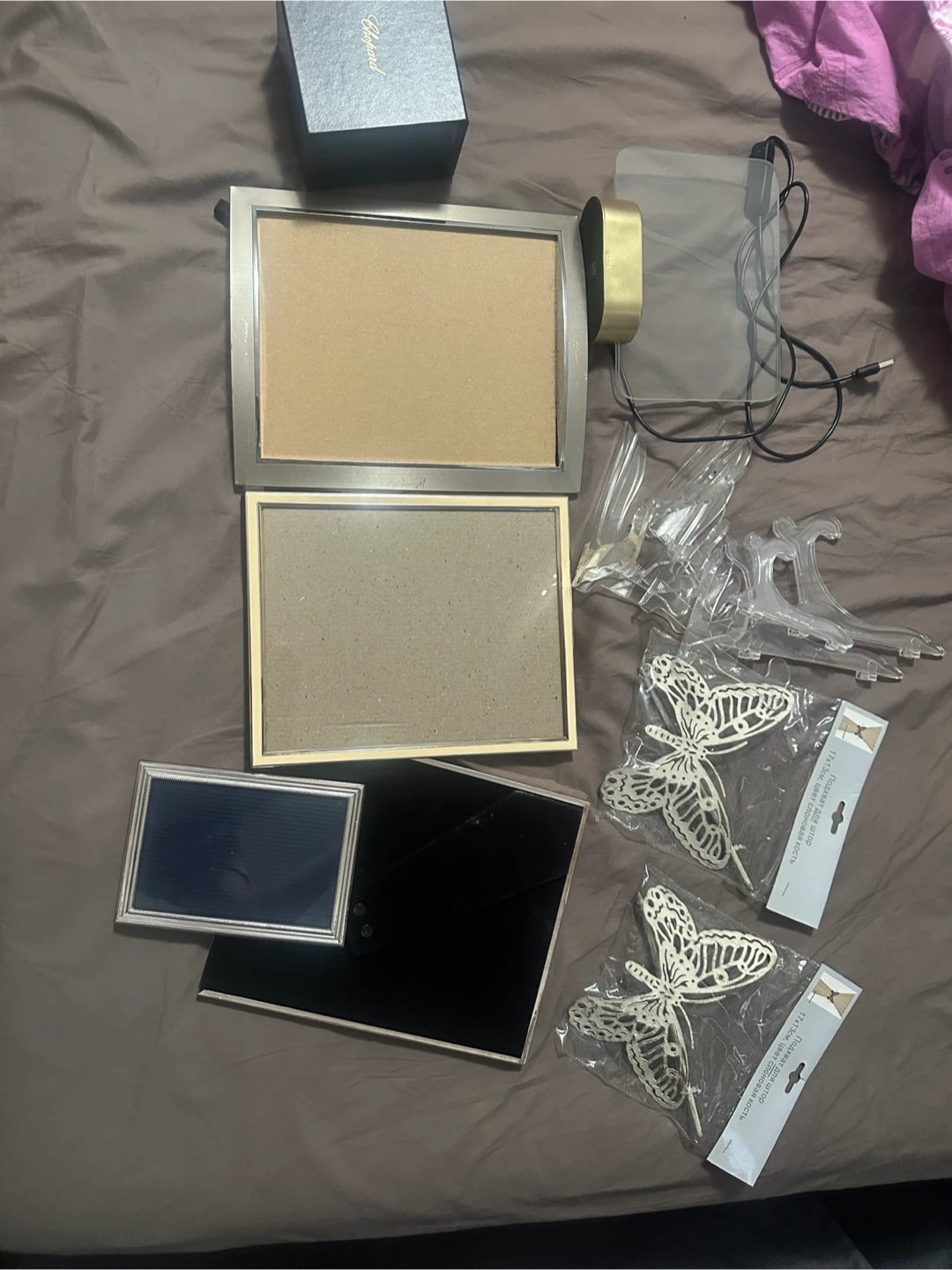 Assorted Picture Frames and Accessories - photo 3