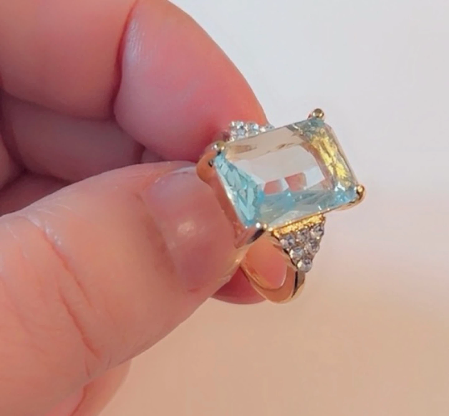 Beautiful Gold Tone Ring with Blue Marquise Cut Stone - photo 3