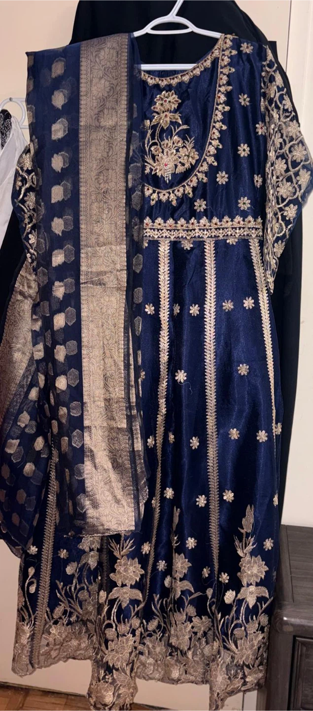 Women's Shalwar Kameez Set - photo 3