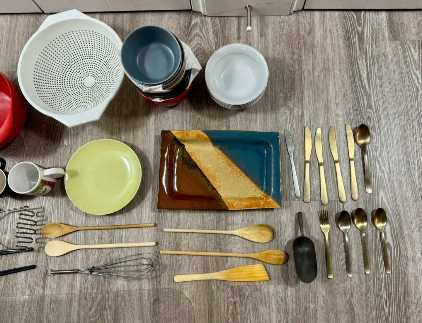 Bulky Kitchen Appliances and Utensils - photo 5