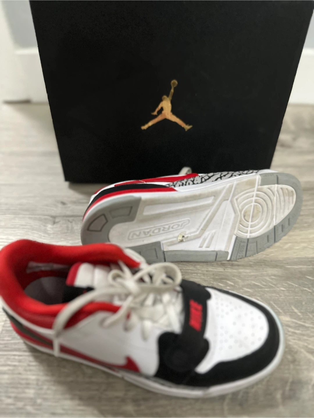 Jordan Legacy 312 Low PS Shoes White/Red/Black Size 2Y - photo 2