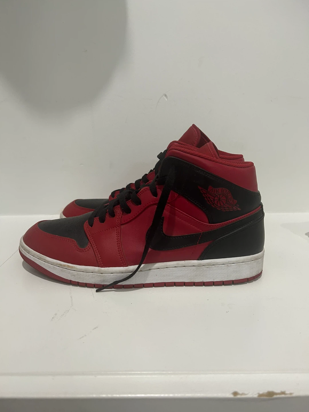 Air Jordan 1 Mid Size 10.5 - photo 2