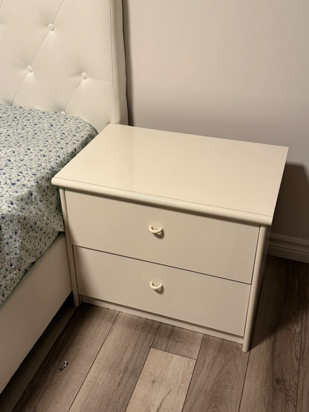 White Faux Leather Twin Bed Frame+Mattress - photo 3