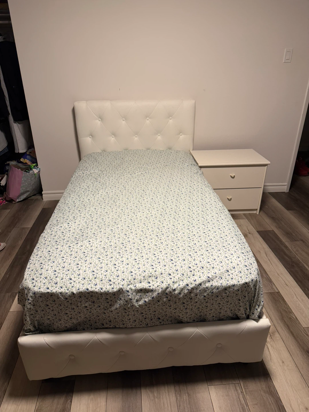 White Faux Leather Twin Bed Frame+Mattress