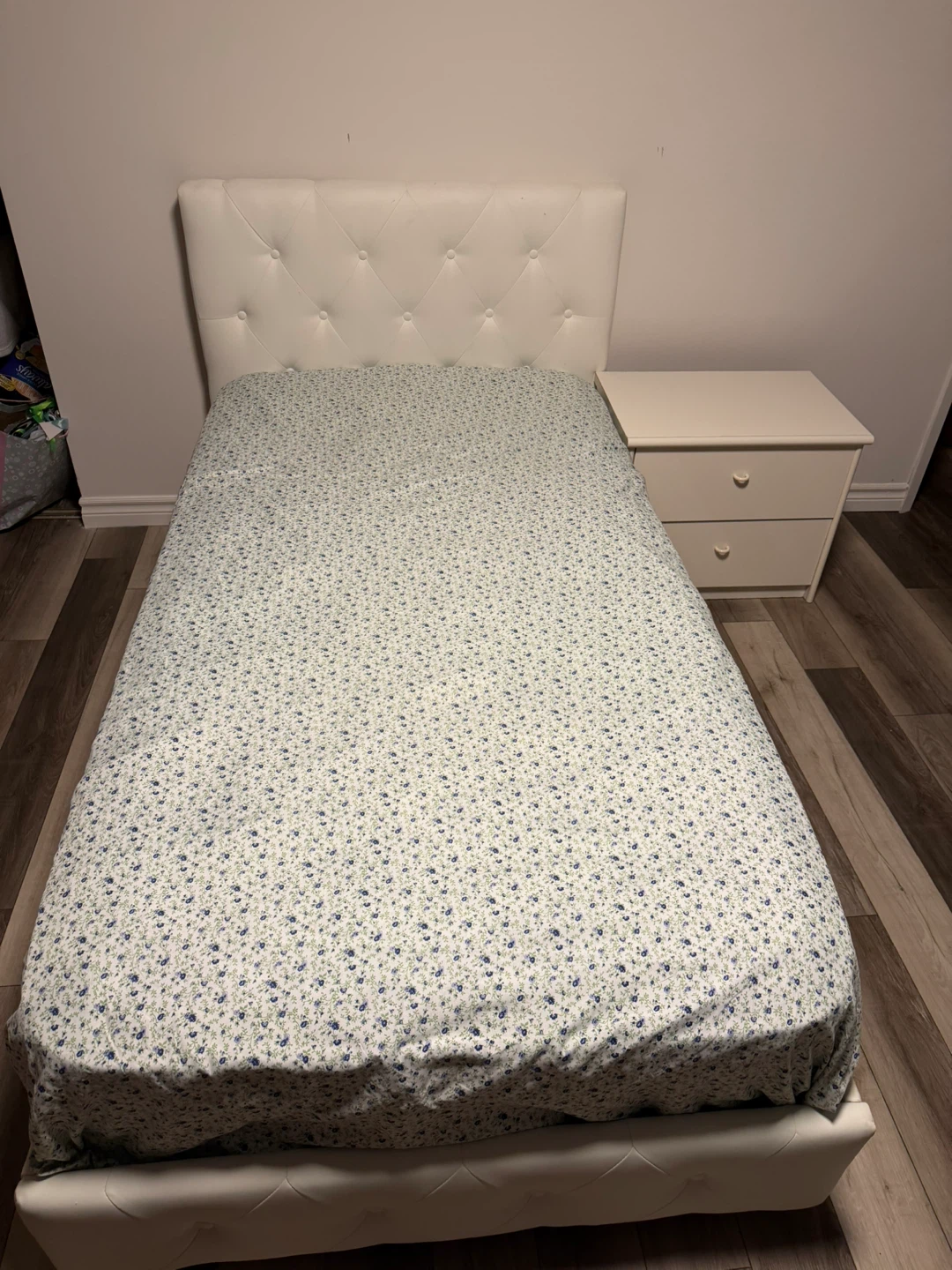 White Faux Leather Twin Bed Frame+Mattress - photo 2