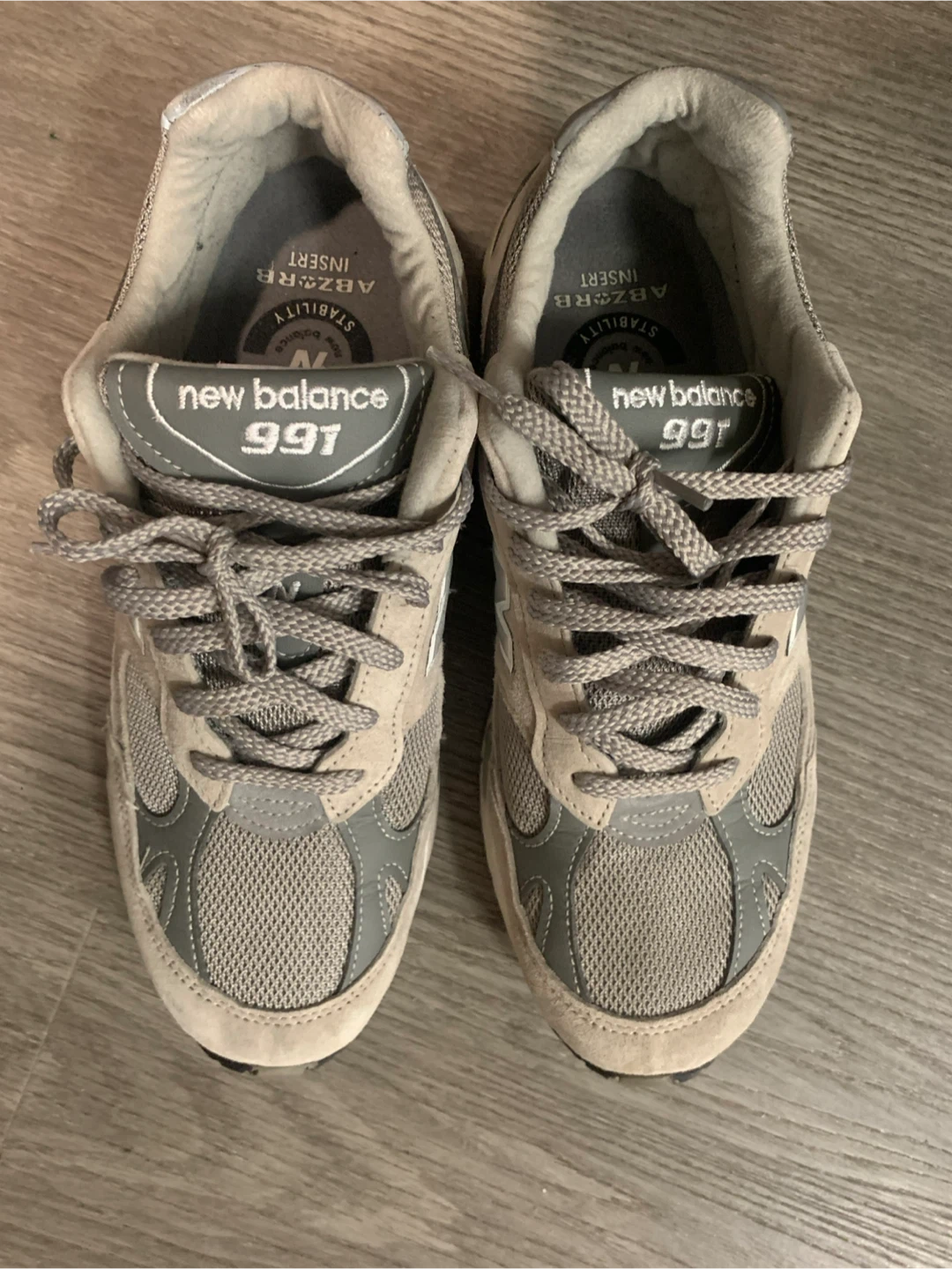 New Balance 991 Sneakers
