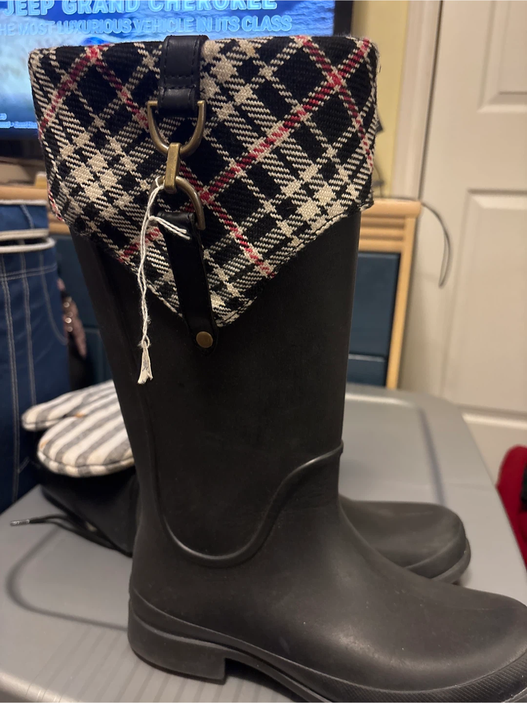 Crocs Women's Black Plaid Rain Boots Size 10 - photo 2