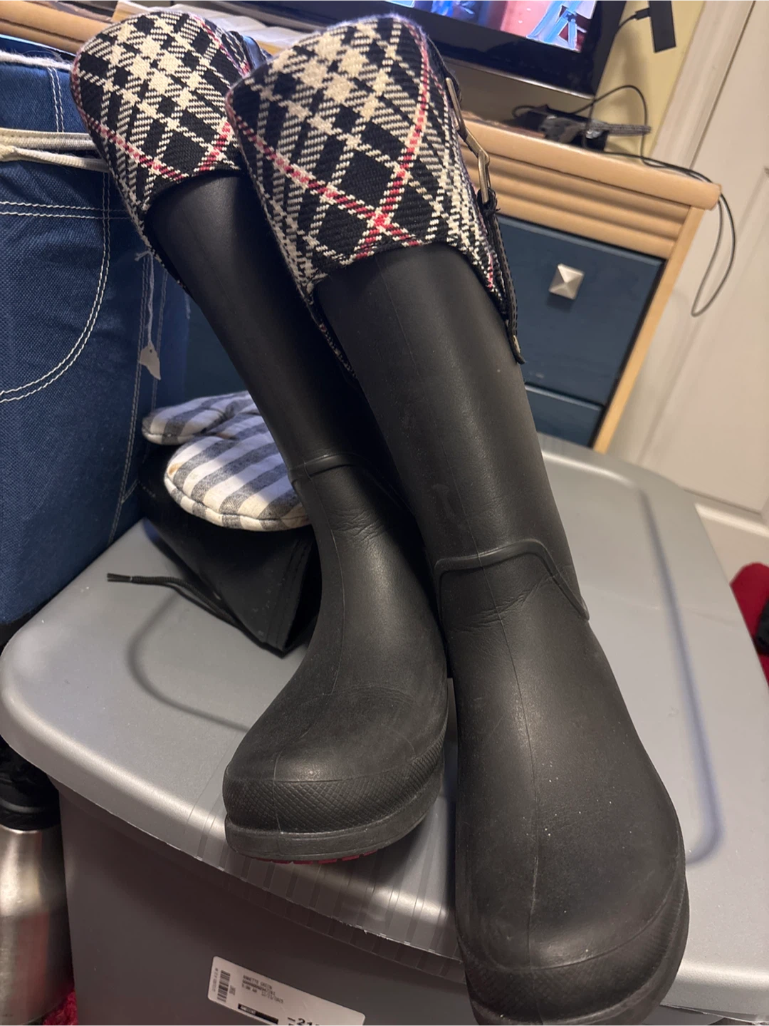 Crocs Women's Black Plaid Rain Boots Size 10 - photo 3