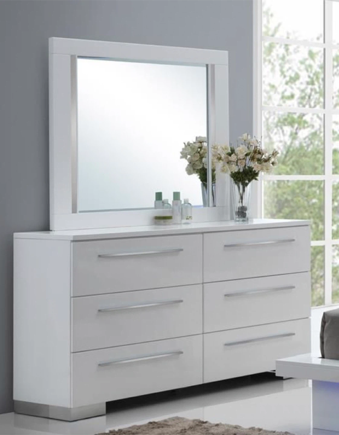 White 6-Drawer Dresser with Mirror