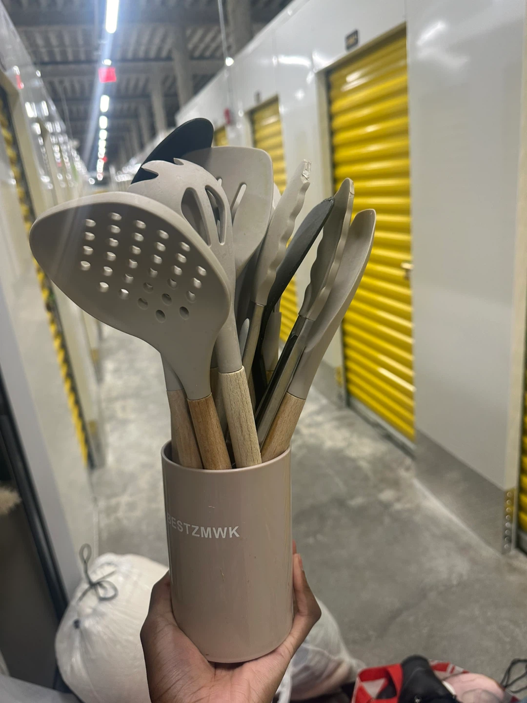 BESTZMWK Silicone Kitchen Utensil Set with Holder