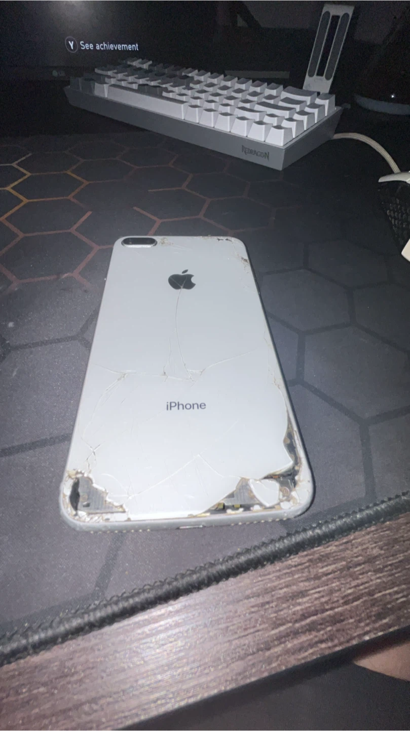 iPhone 8 Plus - photo 2