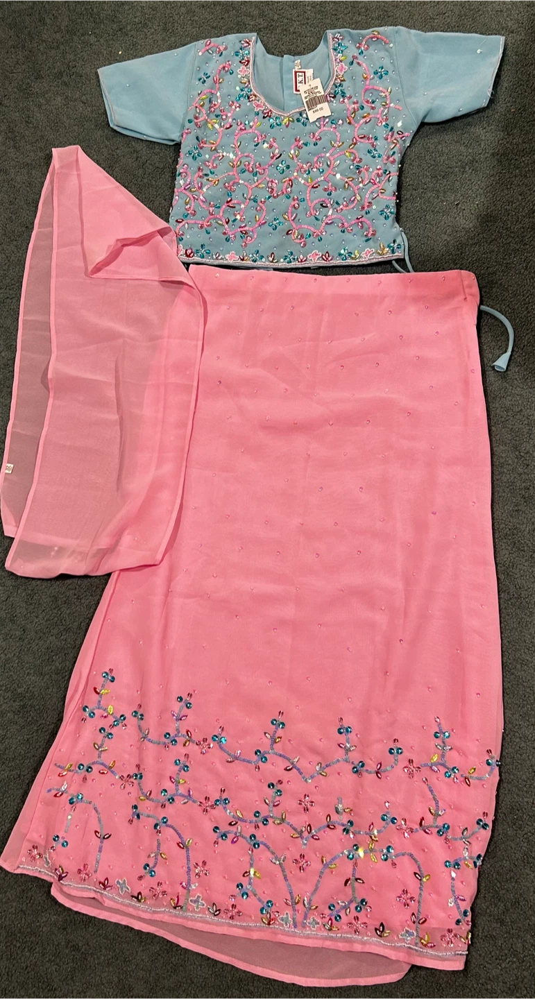 Girl’s 3 piece outfit size 32