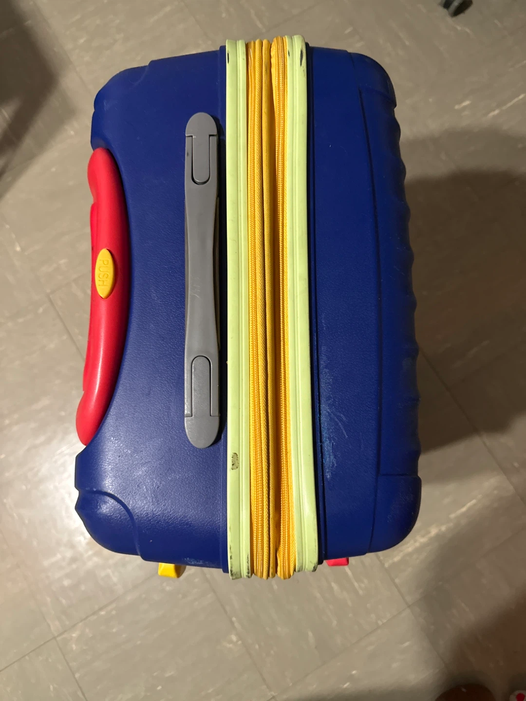 Blue medium size rolling suitcase - photo 4