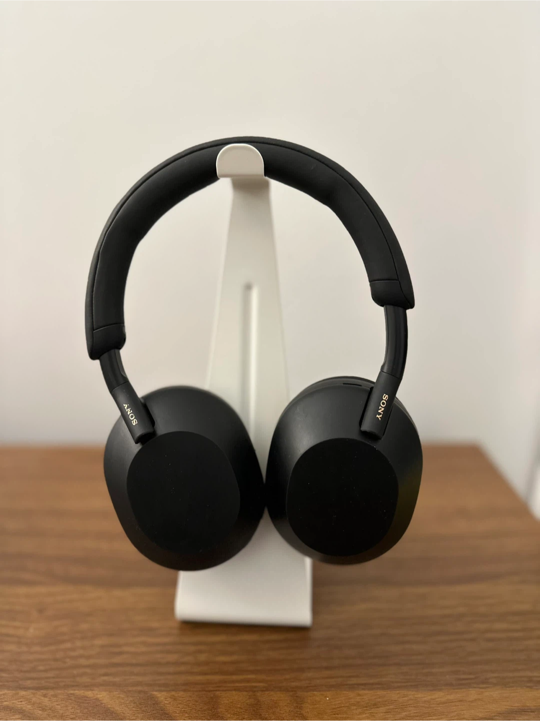 Noise Cancelling Headphones [Sony WH-1000XM5]