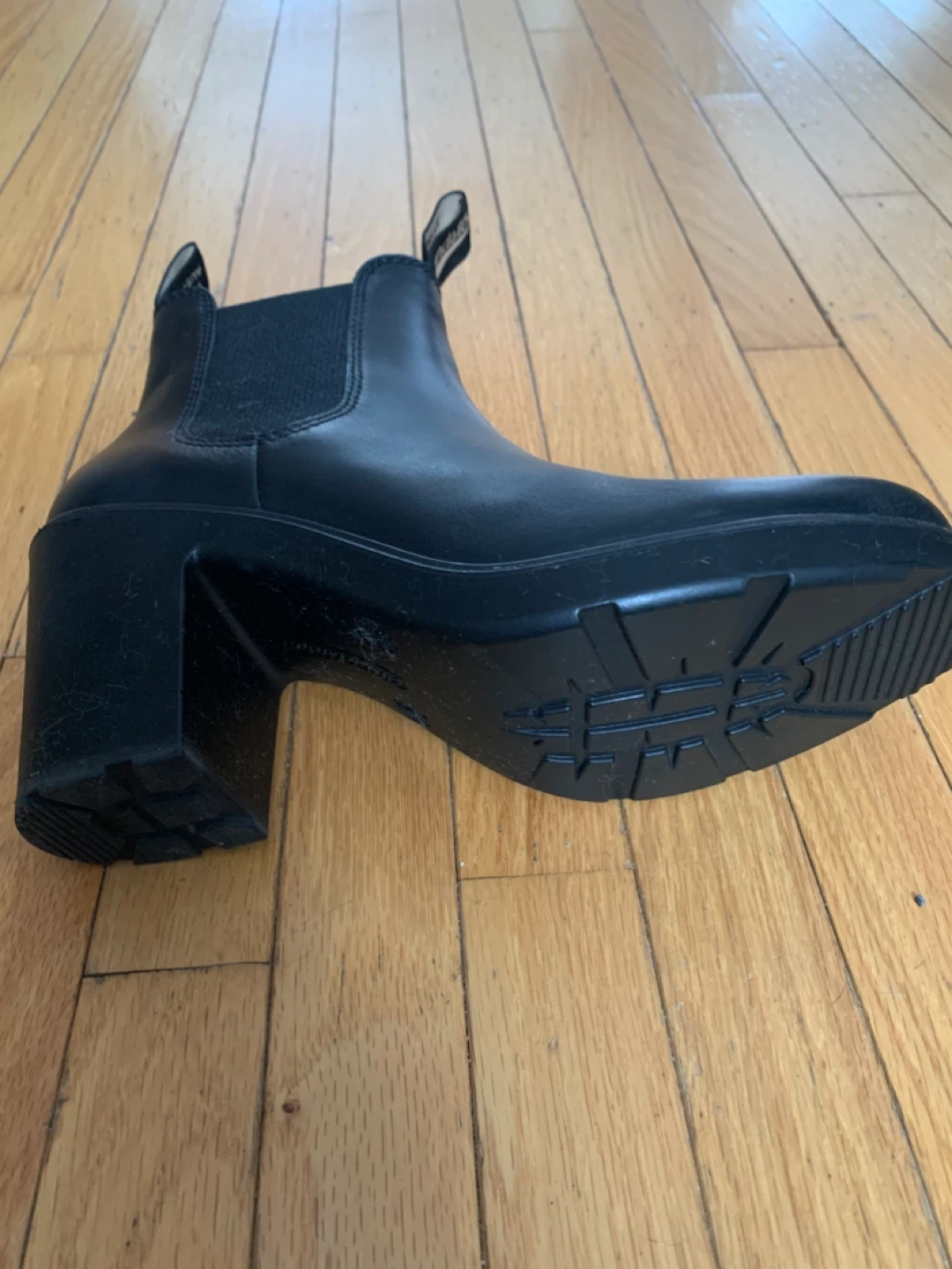 Blundstone Black Leather Heeled Chelsea Boots - photo 3