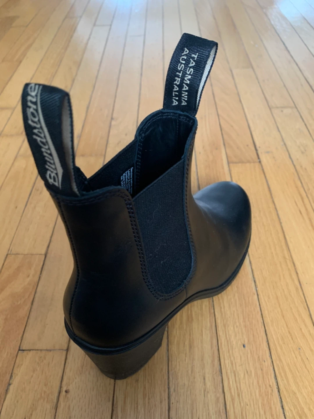 Blundstone Black Leather Heeled Chelsea Boots - photo 4