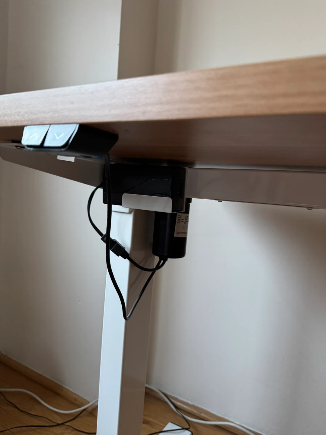 FlexiSpot Standing Desk - Light Wood Finish - photo 5