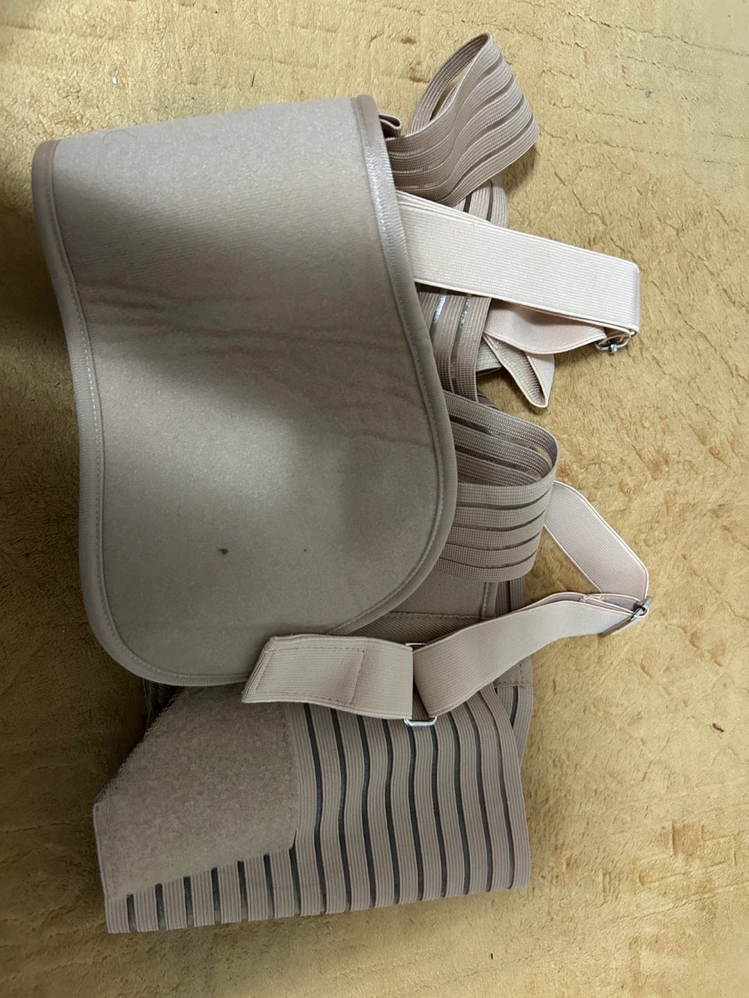 Adjustable maternity belt