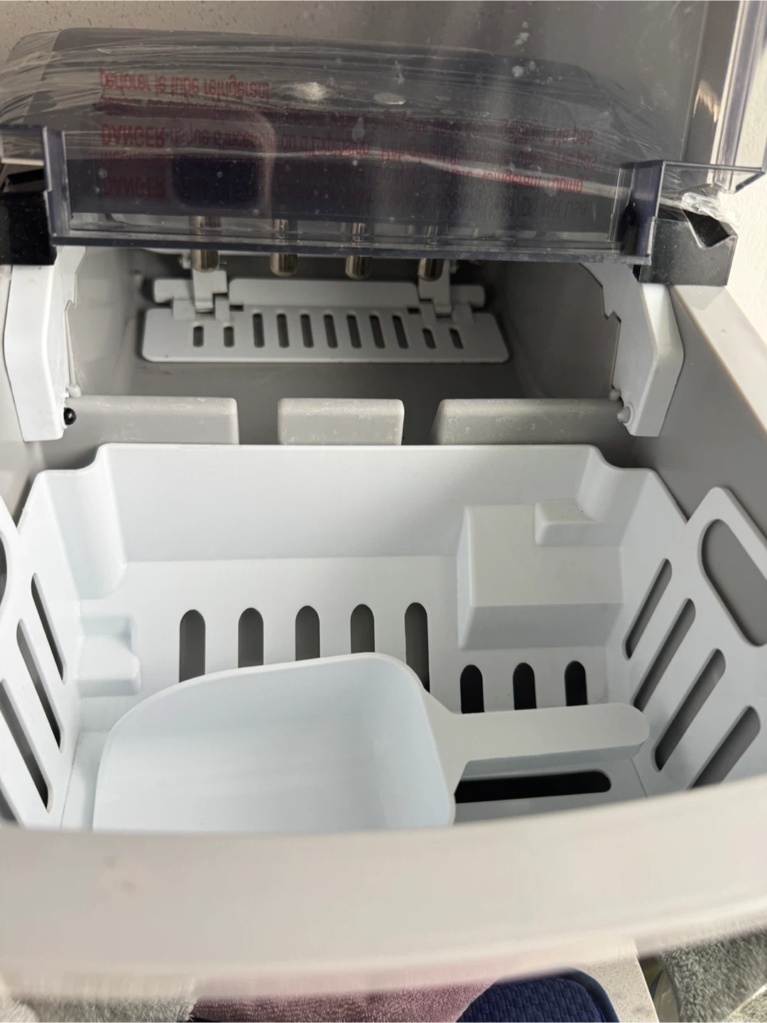 Frigidaire Portable Ice Maker - photo 2