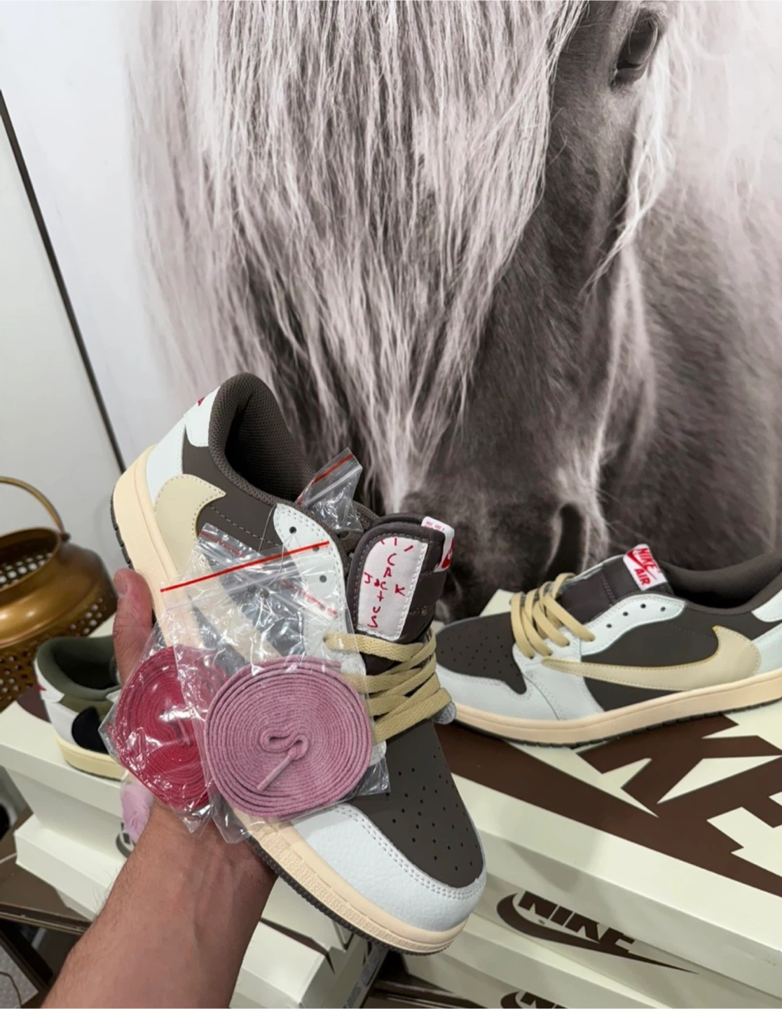 Travis Scott x Nike Air Jordan 1 Low OG "Reverse Mocha" - photo 2