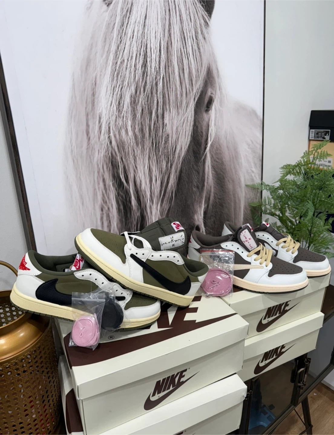 Travis Scott x Nike Air Jordan 1 Low OG "Reverse Mocha" - photo 3
