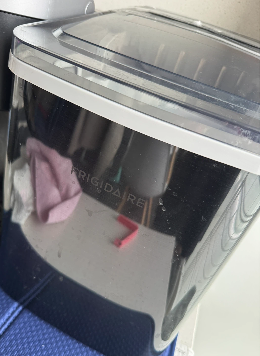 Frigidaire Portable Ice Maker - photo 3