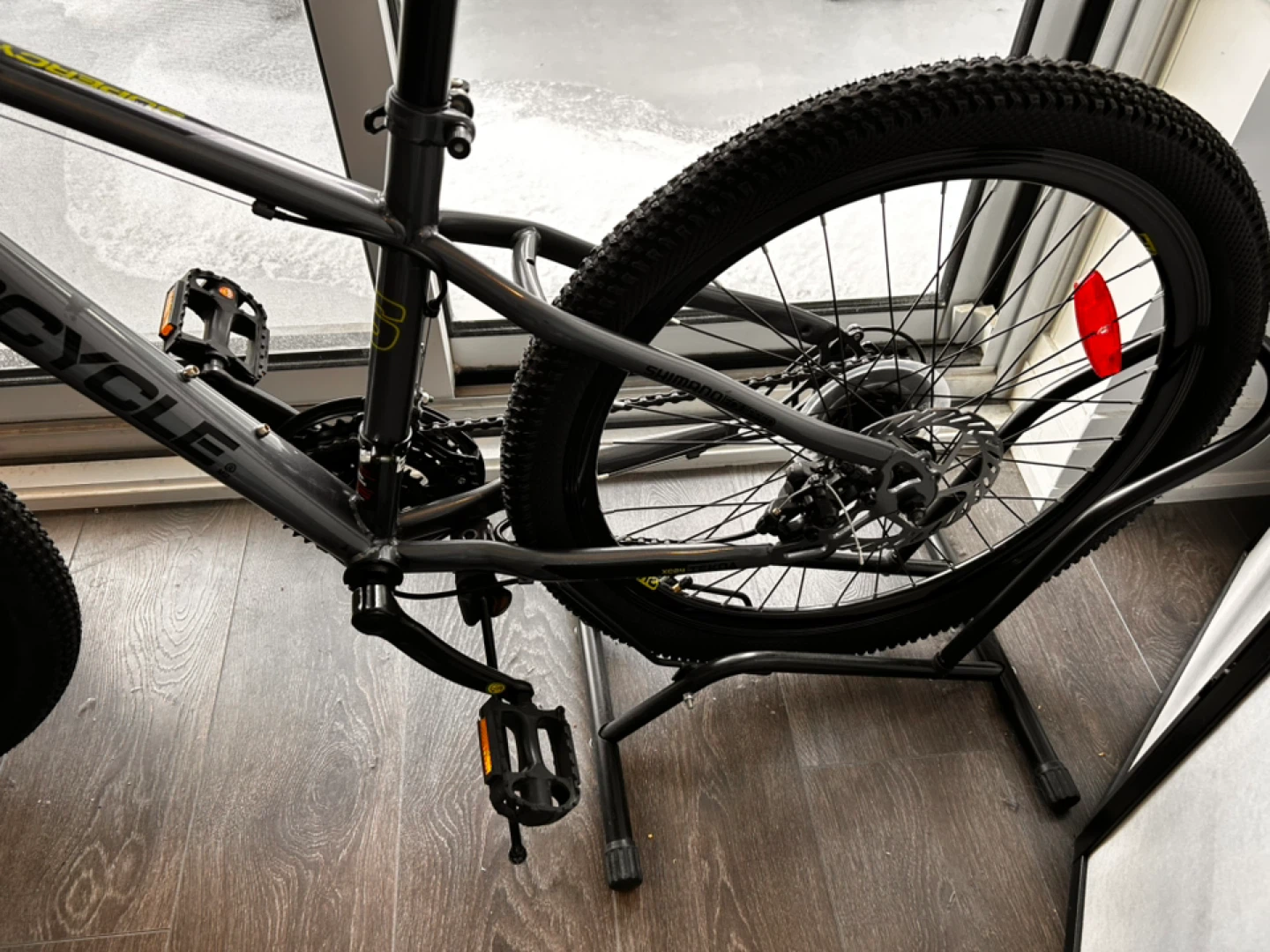 Mountain Bike 24 inch plus stand for sale - photo 2