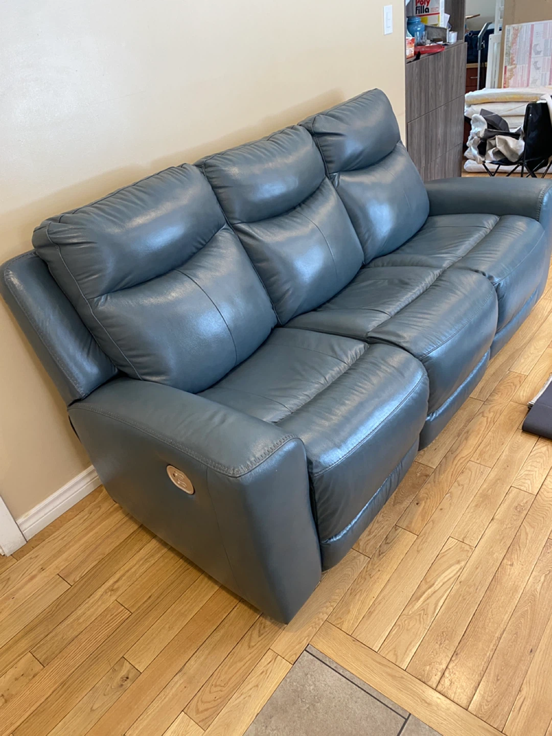 Like New Mindanao Power Reclining Sofa (CAN DELIVER) - photo 4